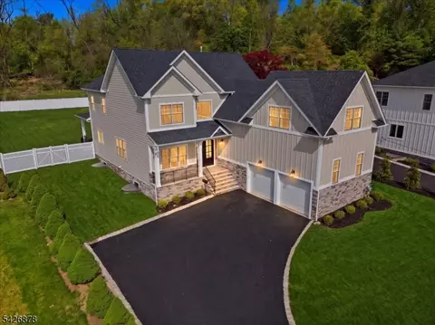 76 Hillside Ave, Livingston, NJ 07039