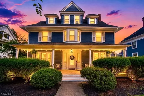 11 N Mountain Ave, Montclair, NJ 07042