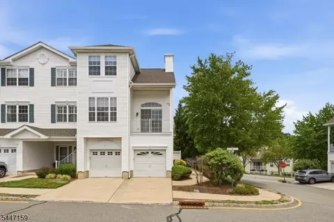 2 Timothy Ct, Morristown, NJ 07960