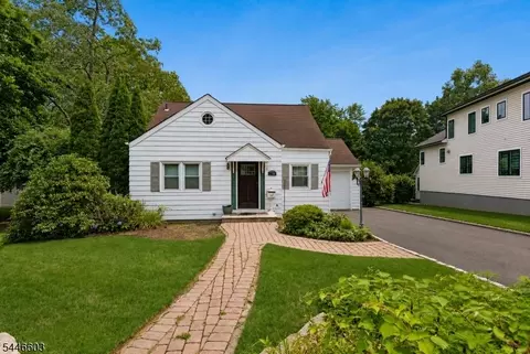 123 Hillside Ave, Livingston, NJ 07039