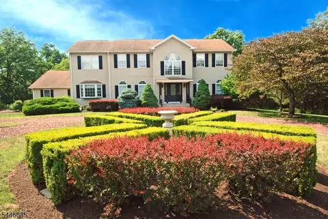 32 Coddington Rd, Whitehouse Station, NJ 08889