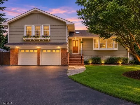 28 Lyonsville Rd, Boonton, NJ 07005