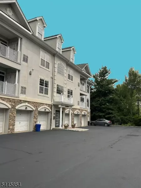 4 Quarry Dr #B3, Woodland Park, NJ 07424