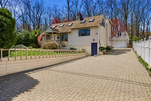 7 Pathfinder Trl, Wharton, NJ 07885