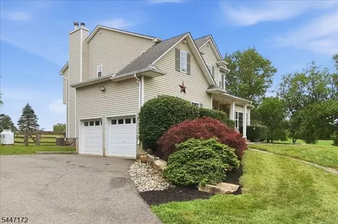 Exterior - 163 Bryans Rd, Hampton, NJ 08827 photo 3 of 8
