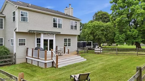 Exterior - 163 Bryans Rd, Hampton, NJ 08827 photo 5 of 8