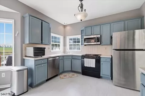 Kitchen - 163 Bryans Rd, Hampton, NJ 08827 photo 2 of 2
