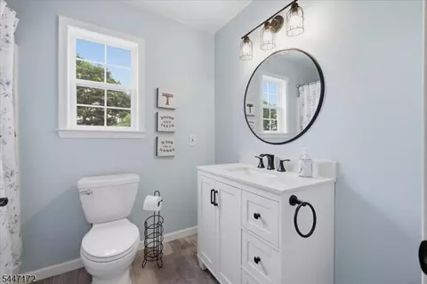 Bath - 163 Bryans Rd, Hampton, NJ 08827 photo 3 of 4