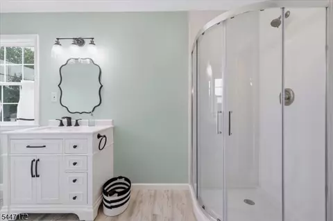 Bath - 163 Bryans Rd, Hampton, NJ 08827 photo 2 of 4