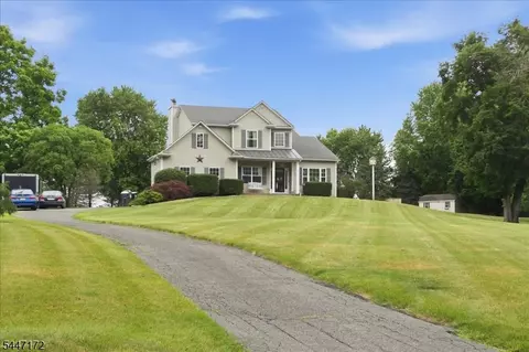 Exterior - 163 Bryans Rd, Hampton, NJ 08827 photo 2 of 8