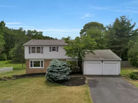 19 Renfro Rd, Somerset, NJ 08873