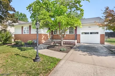 9 Riviera Dr, Somerville, NJ 08876