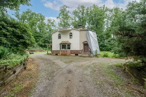 1097 State Route 173, Asbury, NJ 08802