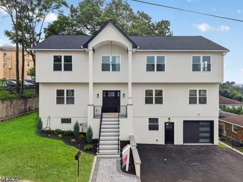125 Cedarhurst Ave, Woodland Park, NJ 07424