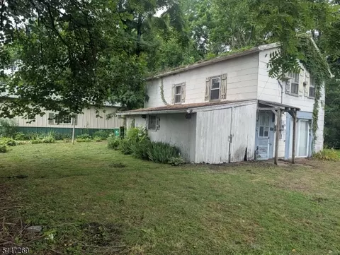 141 4th St, Belvidere, NJ 07823