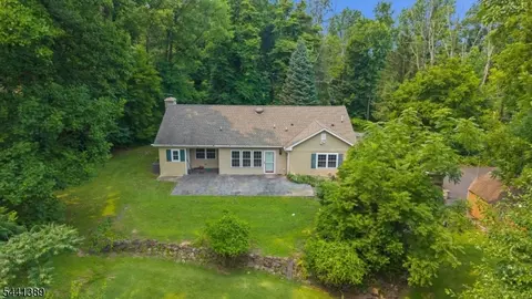 3 Walden Rd, Milford, NJ 08848