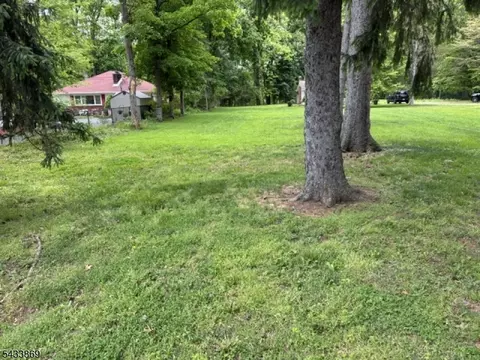 Exterior - 19 Crescent Rd, Wayne, NJ 07470 photo 1 of 2