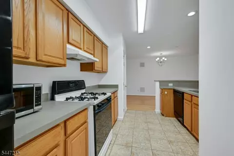 Kitchen - 189 Forest Ave #213, Paramus, NJ 07652 photo 2 of 3