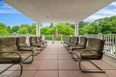 Exterior - 189 Forest Ave #213, Paramus, NJ 07652 photo 4 of 4