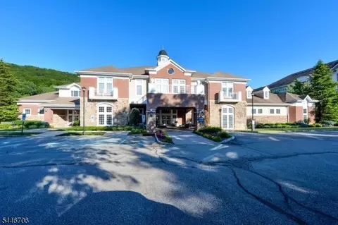 2107 Warrens Way #107, Wanaque, NJ 07465