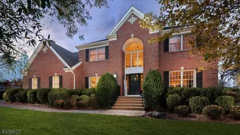 17 Gumble Ct, Hillsborough, NJ 08844