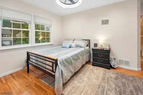 Bedroom - 33 Edgar St, Summit, NJ 07901 photo 4 of 6
