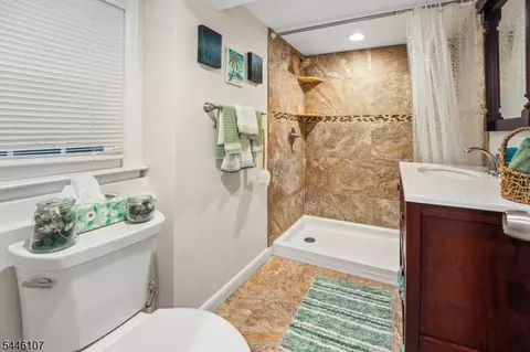 Bath - 33 Edgar St, Summit, NJ 07901 photo 2 of 2