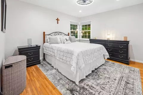 Bedroom - 33 Edgar St, Summit, NJ 07901 photo 1 of 6