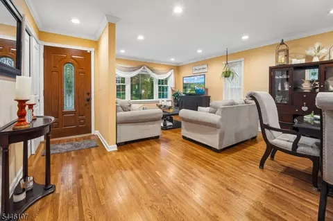 Entry Way - 33 Edgar St, Summit, NJ 07901 photo 2 of 3