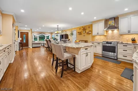 Entry Way - 33 Edgar St, Summit, NJ 07901 photo 1 of 3