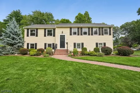 4 Elkin Dr, Livingston, NJ 07039