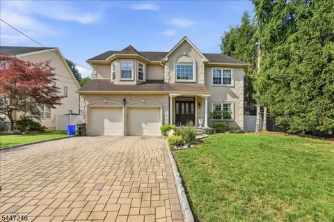 5 Old Bridge Rd, Cedar Grove, NJ 07009