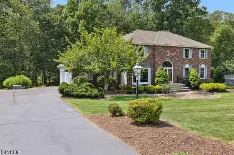 25 Bedminster Rd, Randolph, NJ 07869