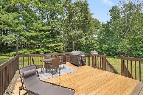 Exterior - 18 Smith Rd, Wantage, NJ 07461 photo 3 of 4