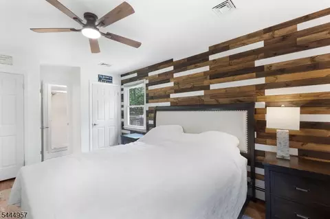 Bedroom - 18 Smith Rd, Wantage, NJ 07461 photo 2 of 3