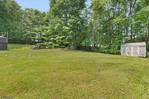 Exterior - 18 Smith Rd, Wantage, NJ 07461 photo 2 of 4