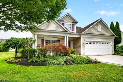 251 Longwood Ln, Somerset, NJ 08873