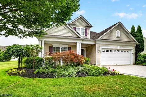 251 Longwood Ln, Somerset, NJ 08873