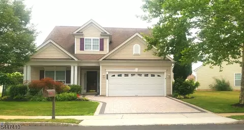 251 Longwood Ln, Somerset, NJ 08873