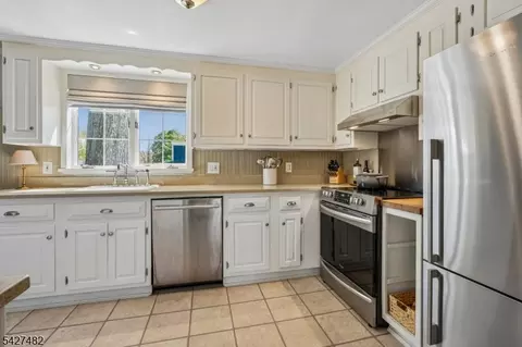 Kitchen - 169 Stanton Rd, Flemington, NJ 08822 photo 2 of 2