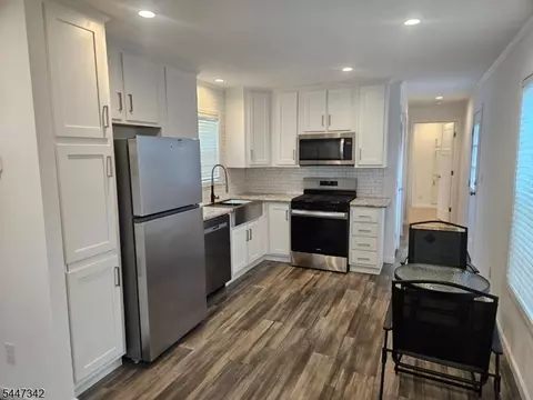 428 Kenbury Rd, Branchburg, NJ 08876