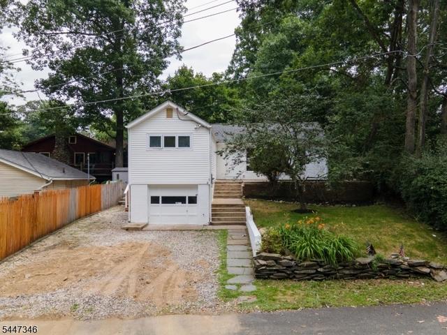 1 Strawberry Point Dr, Byram Twp, NJ 07821
