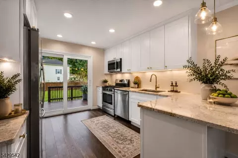 34 Nestor St, Franklin, NJ 07416