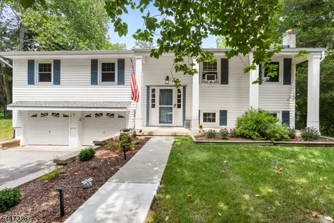 965 Edgewood Dr, Newton, NJ 07860