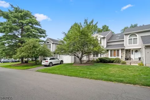 35 Mulford Dr, Wayne, NJ 07470