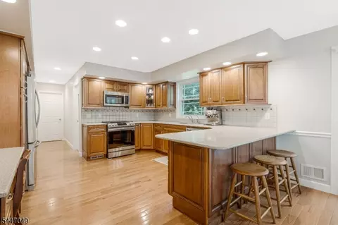 Kitchen - 4 Peter Dr, Hackettstown, NJ 07840 photo 3 of 3