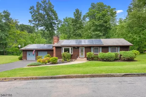 2 4th St, Branchville, NJ 07826