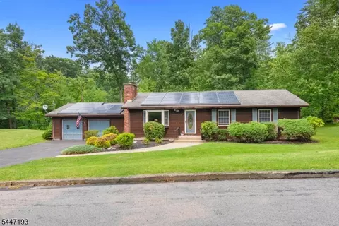 2 4th St, Branchville, NJ 07826
