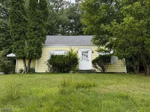 304 Goffle Rd, Hawthorne, NJ 07506