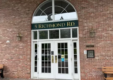 5409 Richmond Rd #409, West Milford, NJ 07480